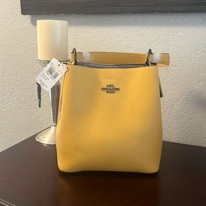 NWT Coach Mollie bucket 22 yellow